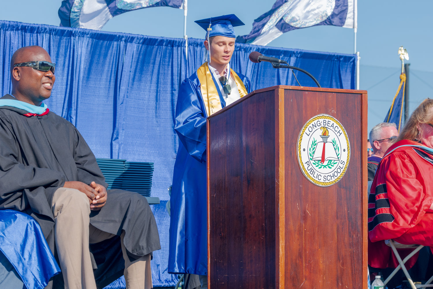 long-beach-high-school-graduates-stepping-toward-the-future-herald